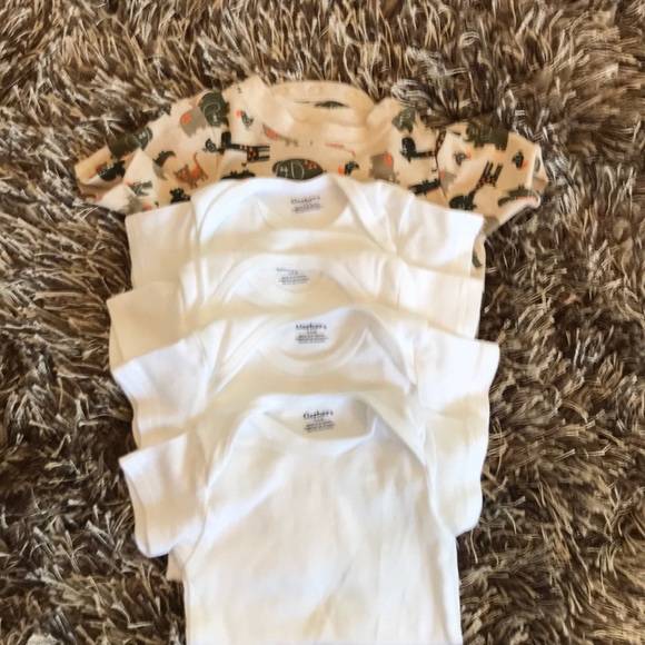14 Items •Baby Boy Graphic Tees• 3-6 months - Picture 5 of 8
